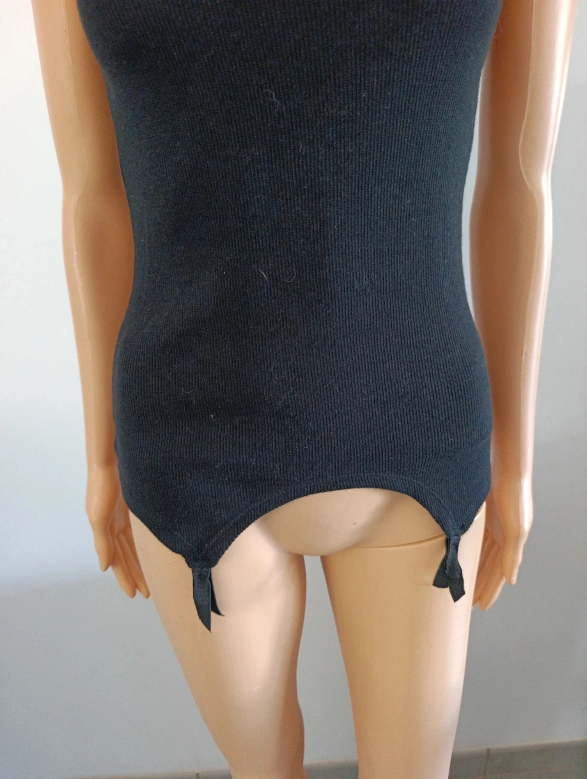 Women's black ribbed tank top size S – stretch cotton – asymmetrical low style – photo 7